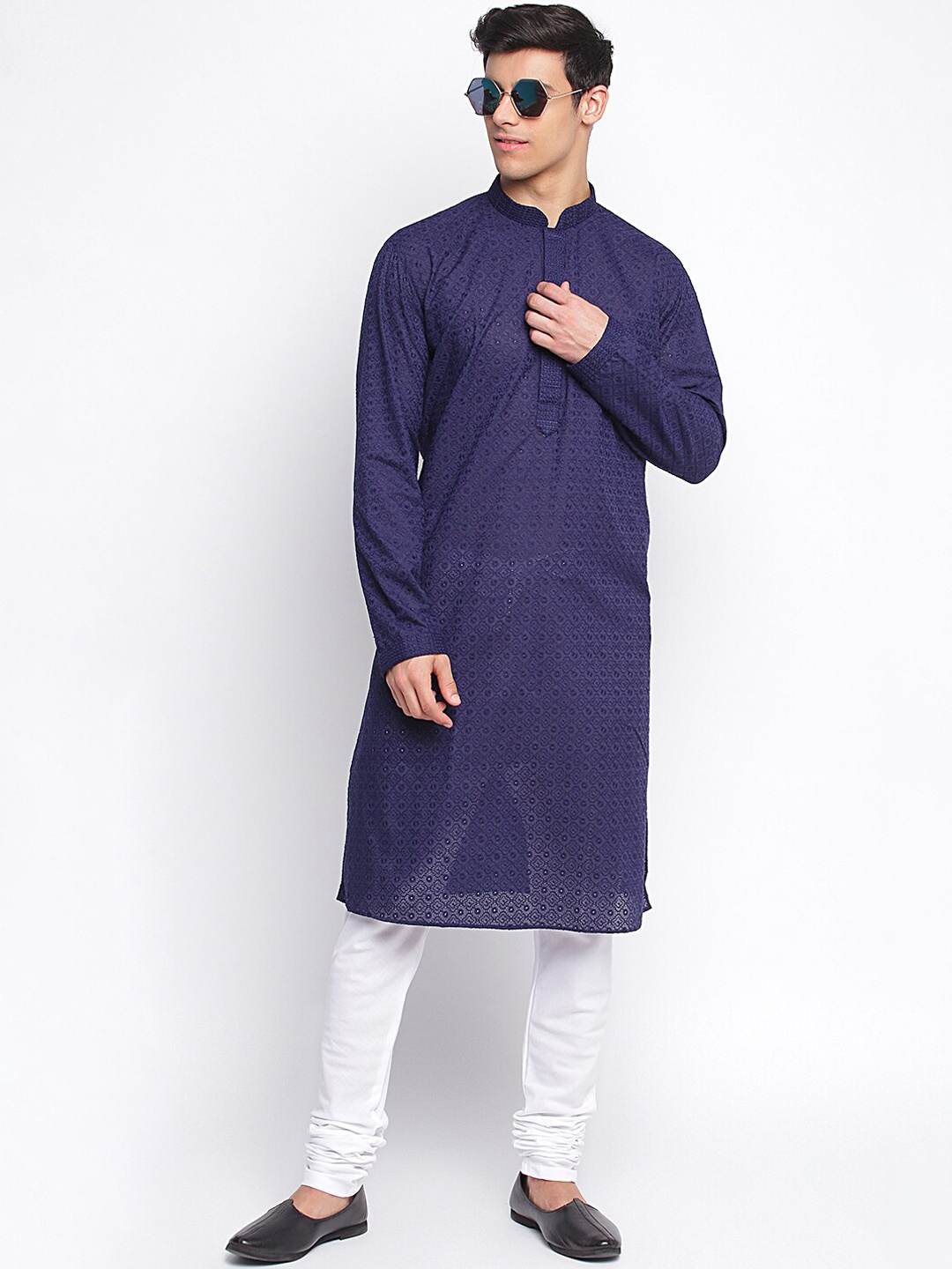 

Sanwara Men Blue & White Chikankari Pattern Cotton Blend Kurta With Churidar