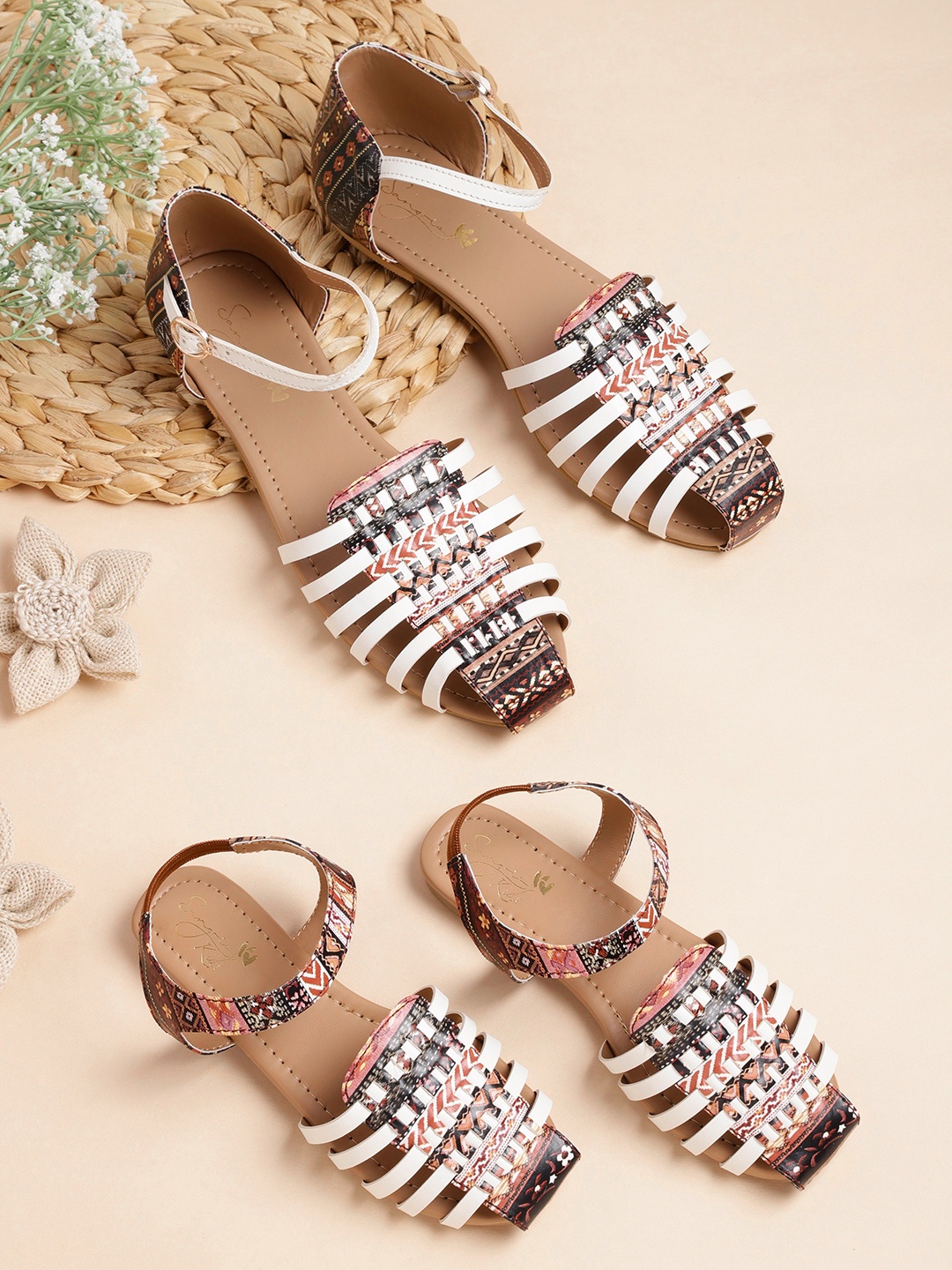 

Sangria Women White & Brown Woven Design Ethnic Motifs Print Flats