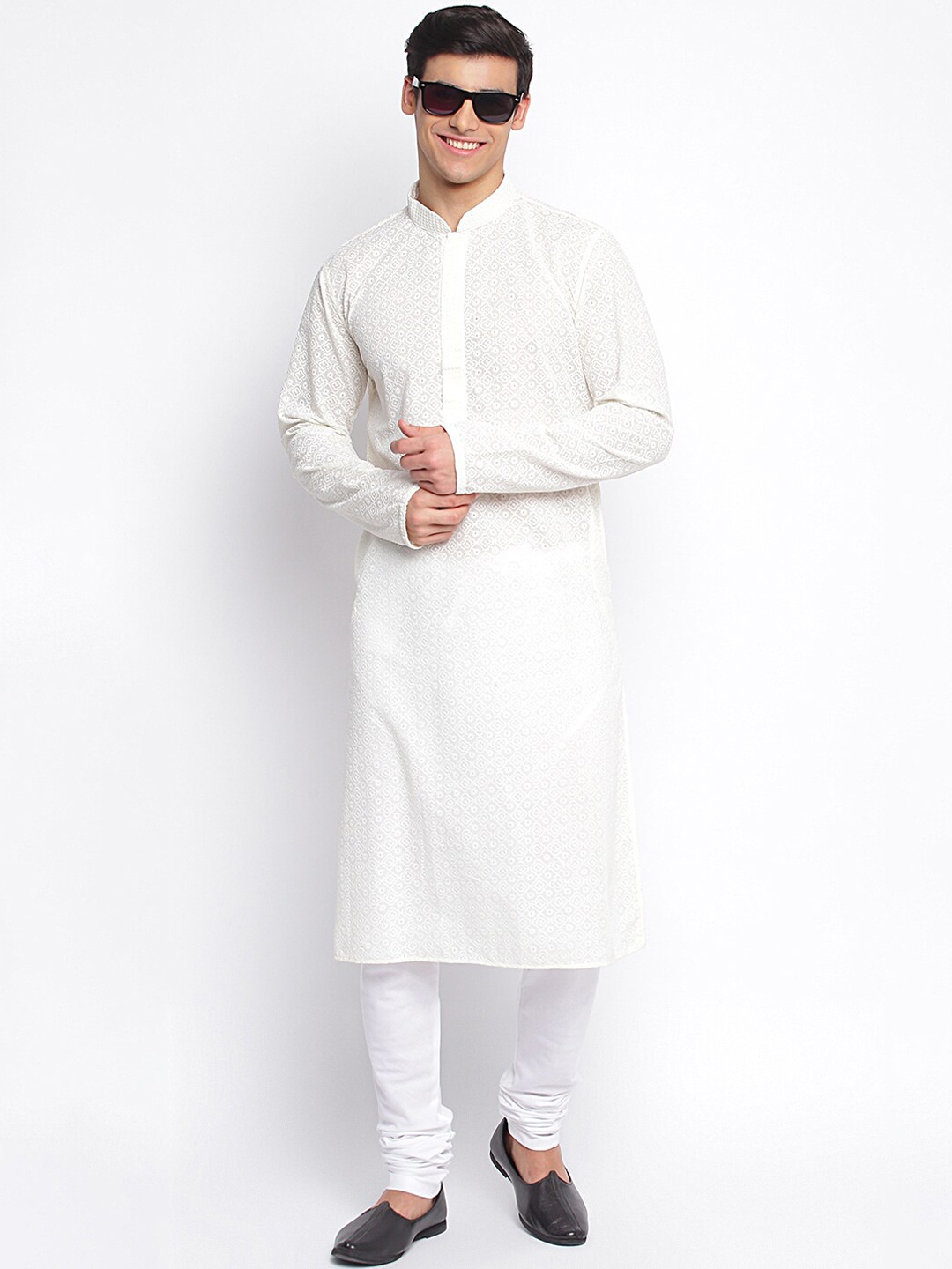 

Sanwara Men Off White Chikankari Pattern Cotton Blend Kurta With Churidar