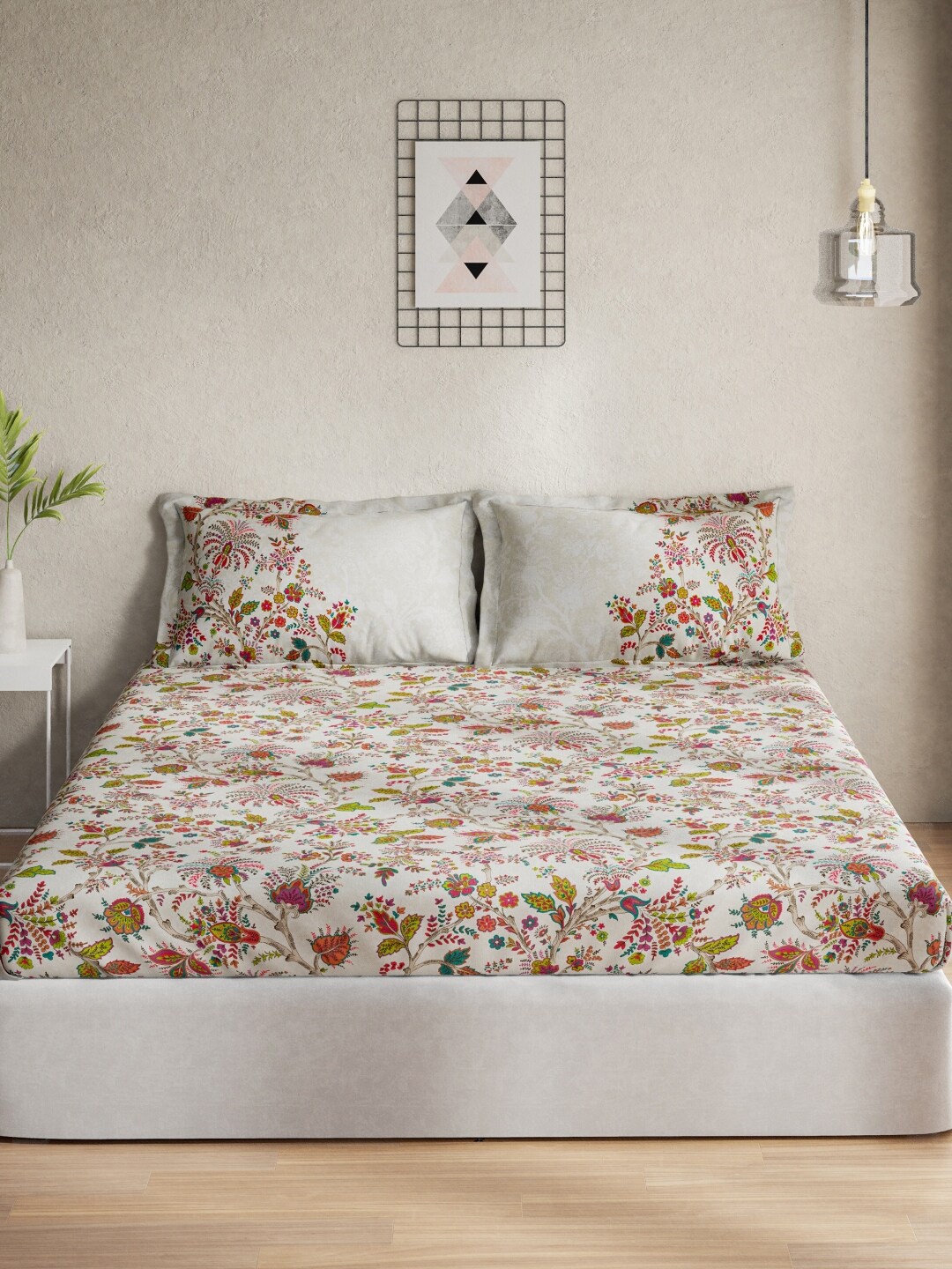 

DDecor Off White & Pink Floral Printed 140 TC Queen Bedsheet with 2 Pillow Covers