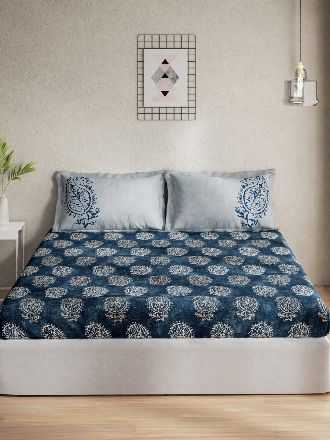 

DDecor Blue & Grey Paisley Printed 140 TC Queen Bedsheet with 2 Pillow Covers