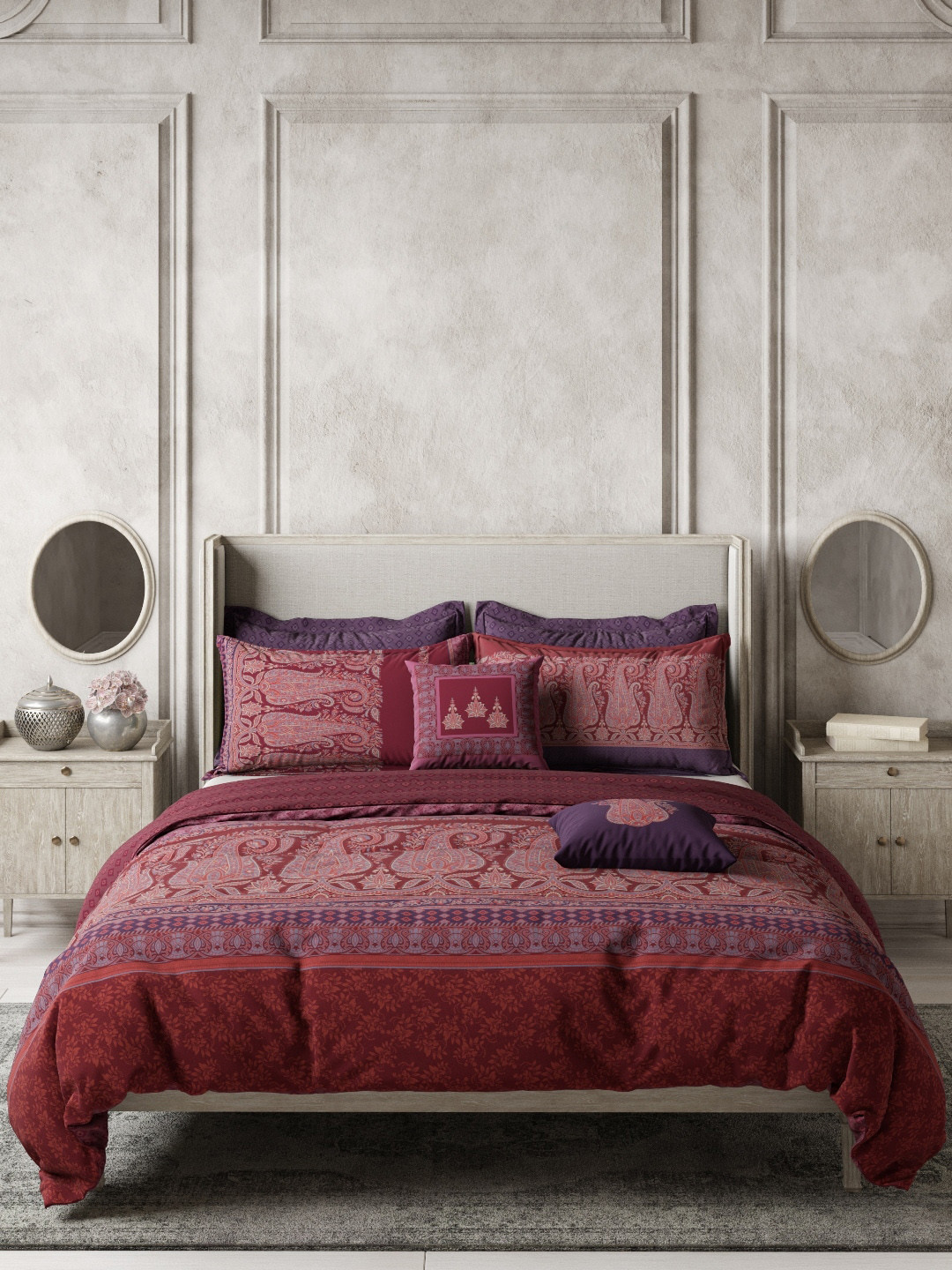

DDecor Maroon & Navy Blue Printed Double King Bedding Set