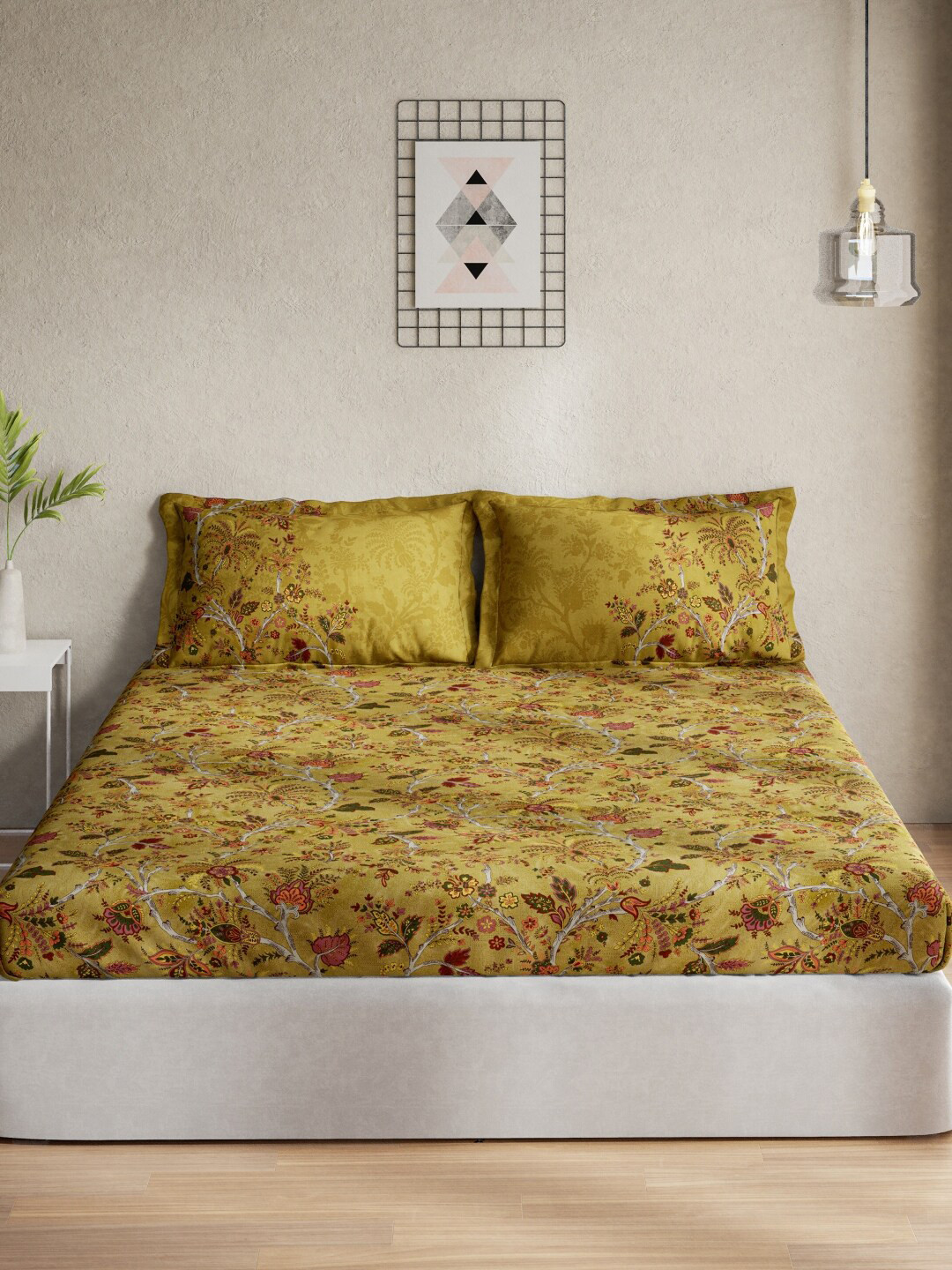 

DDecor Yellow & Maroon Floral 140 TC Queen Bedsheet with 2 Pillow Covers
