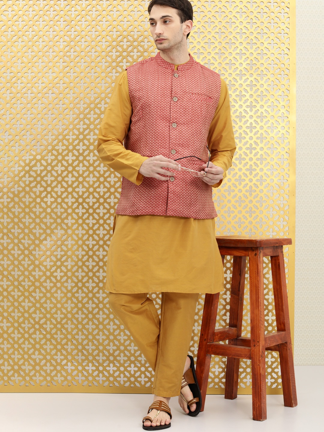 

Ode by House of Pataudi Men Mustard Yellow Solid Rozana egular Kurta Set With Jacket