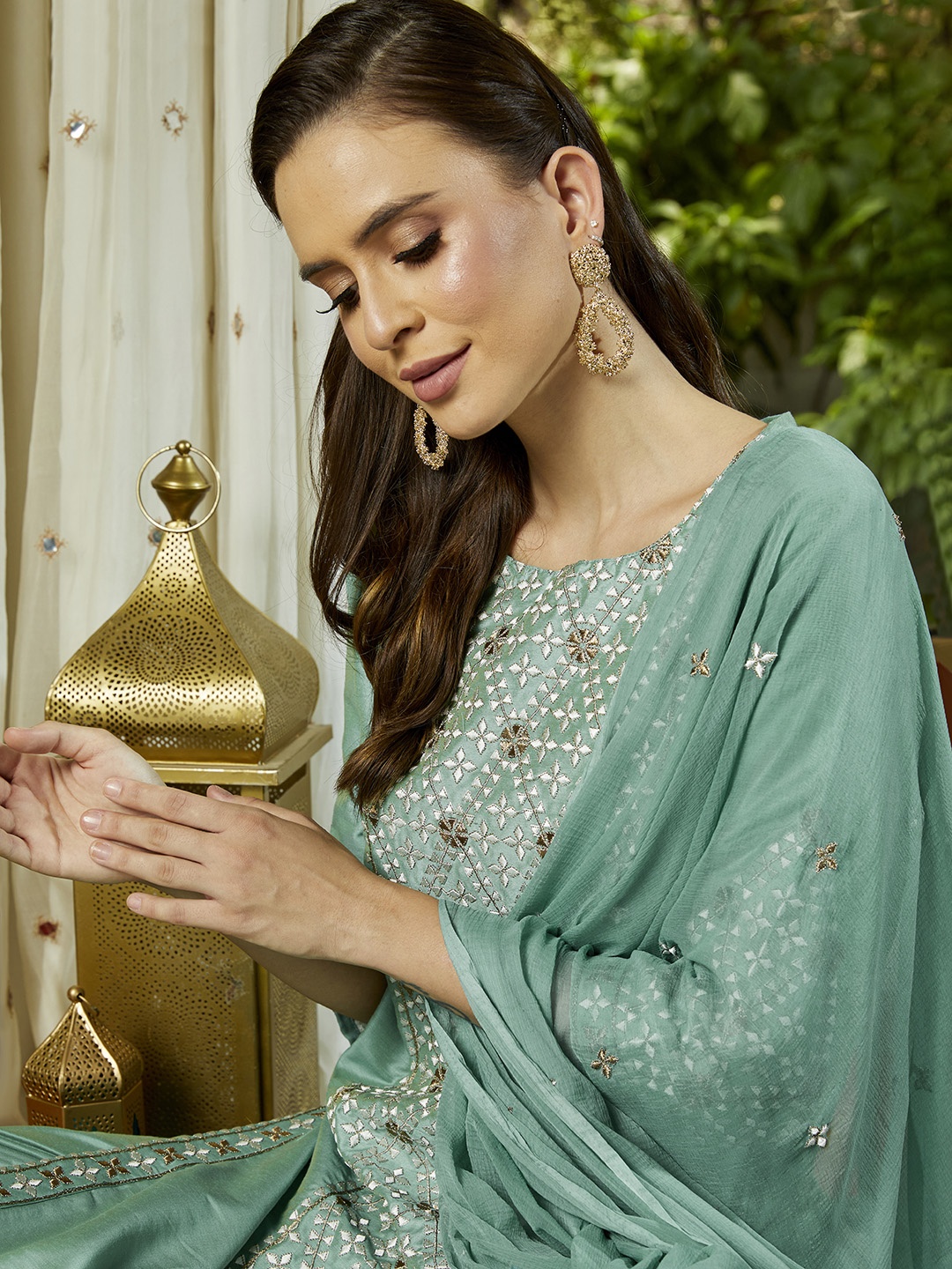 

House of Pataudi Women Green Embroidered Thread Work Kurta with Palazzos & With Dupatta