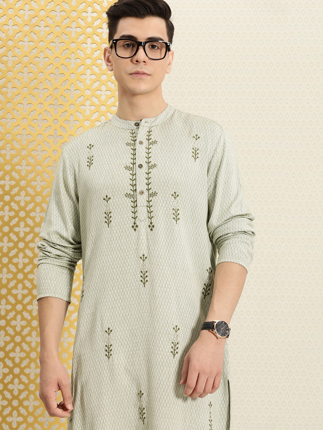 

House of Pataudi Men Grey & Olive Green Ethnic Motifs Embroidered Thread Work Jashn Kurta