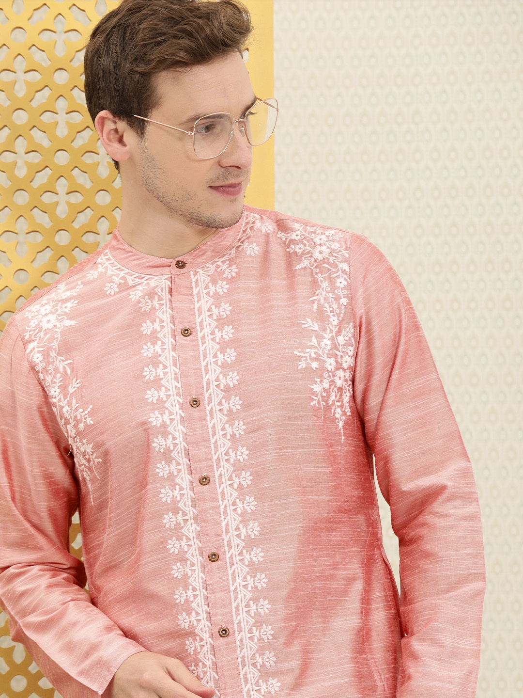 

House of Pataudi Men Pink & White Ethnic Motifs Embroidered Jashn Kurta