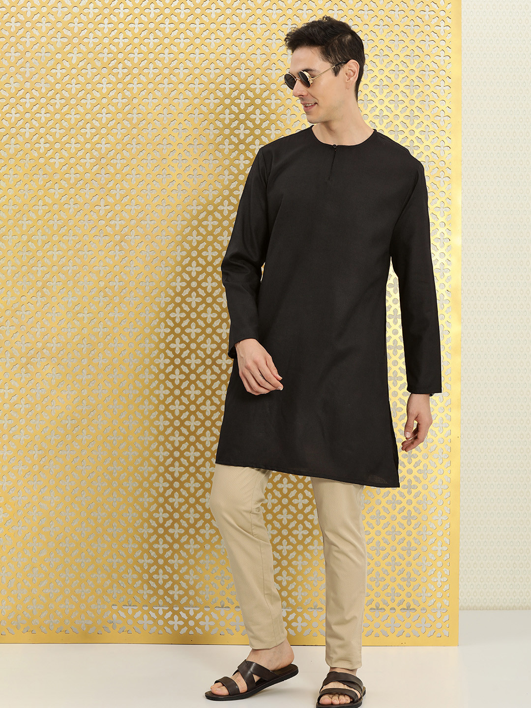 

Ode by House of Pataudi Men Black Kurta