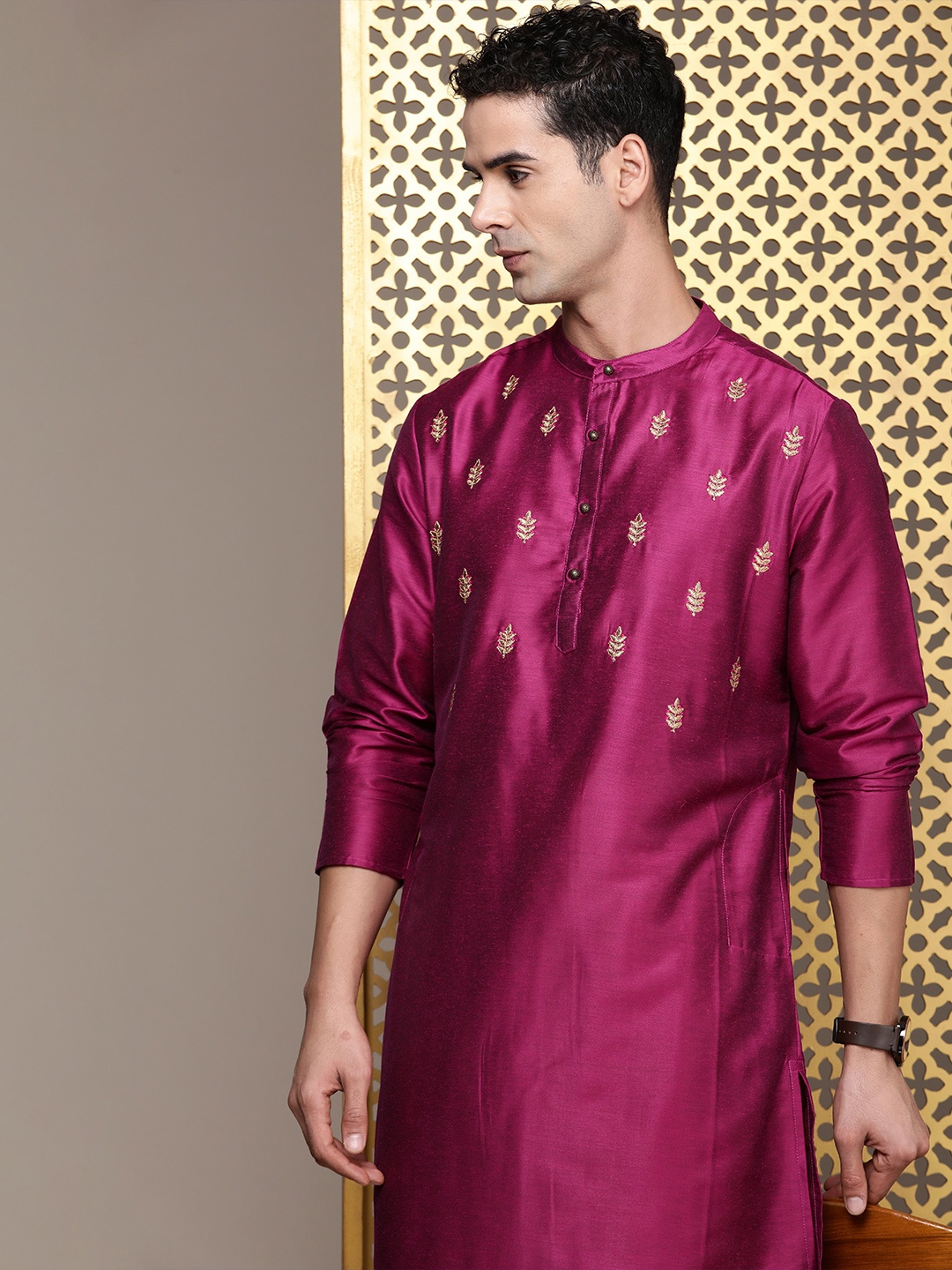 

House of Pataudi Ethnic Motifs Embroidered Thread Work Jashn Kurta, Magenta