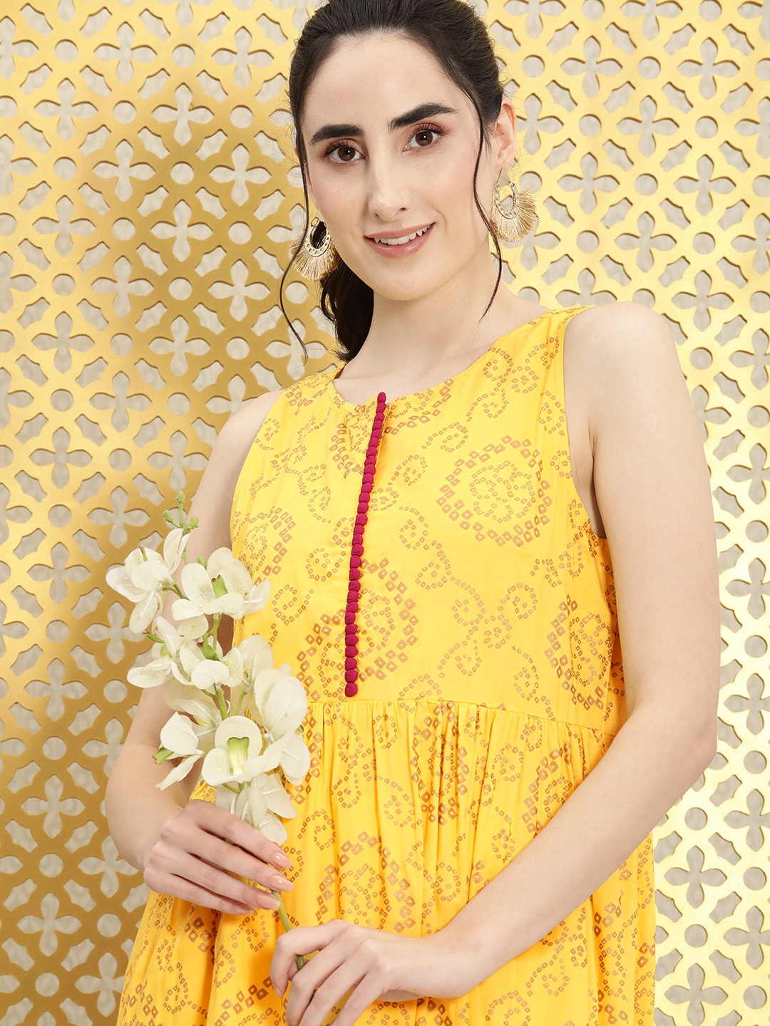 

Ode by House of Pataudi Women Yellow Geometric Printed Flared Jashn Kurta