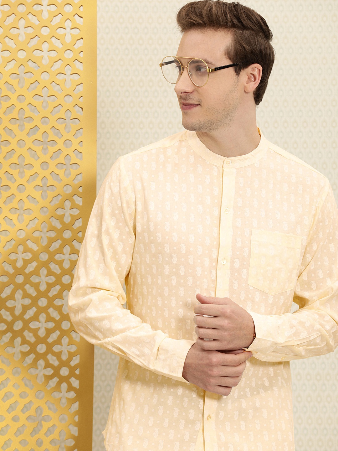 

House of Pataudi Men Beige & White Printed Rozana Casual Shirt