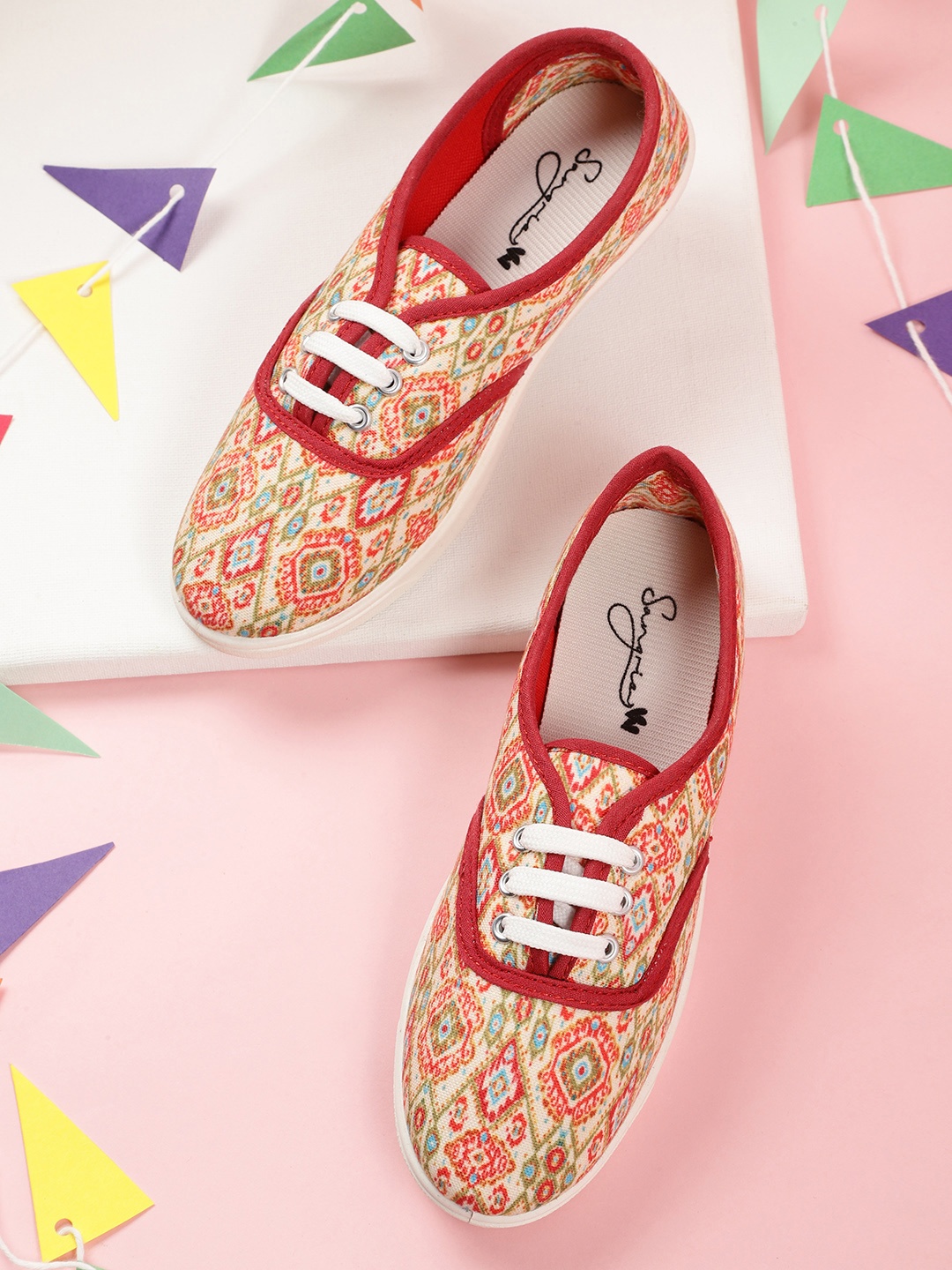 

Sangria Women Off White & Red Printed Sneakers