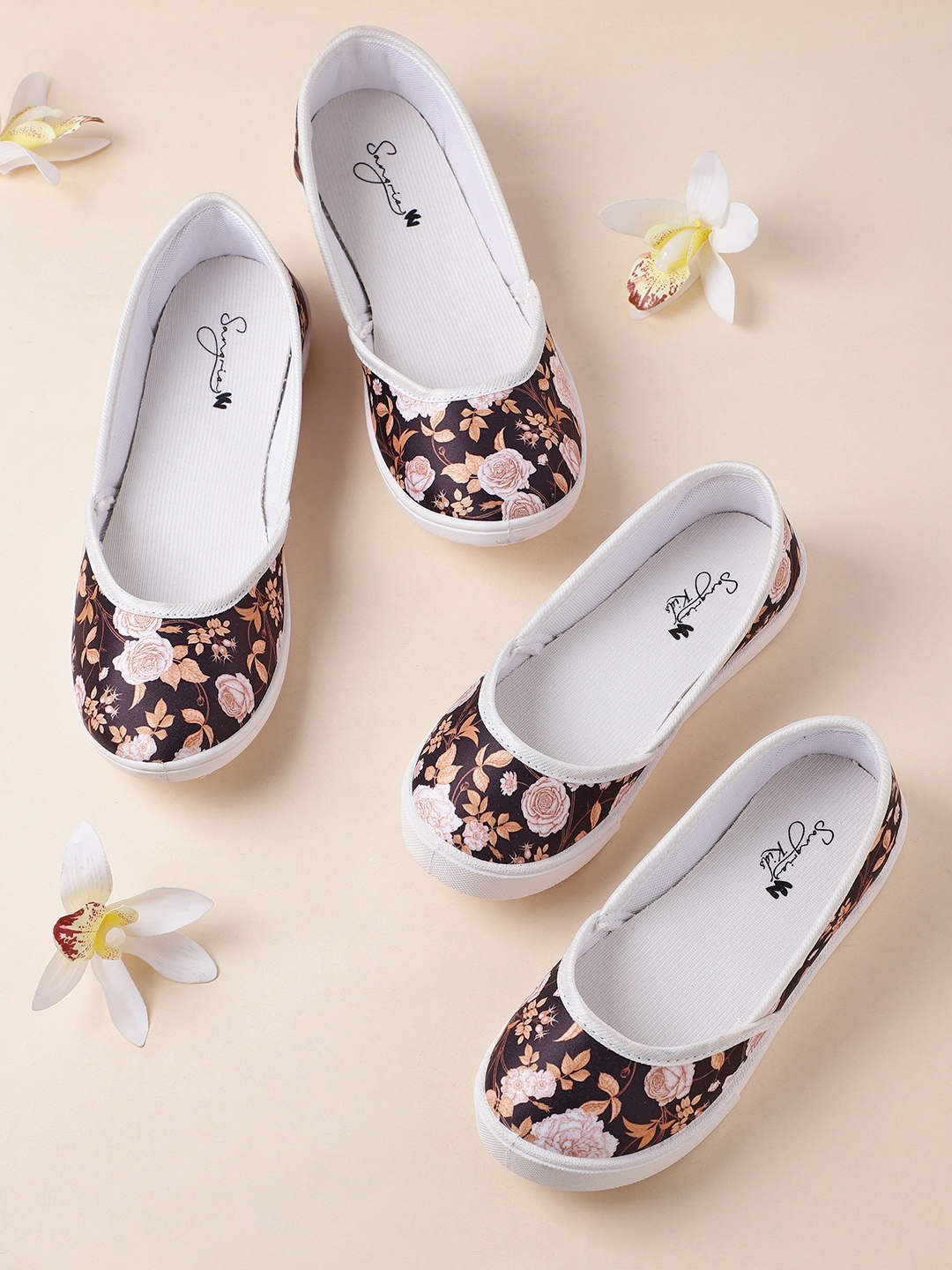 

Sangria Girls Coffee Brown & Beige Floral Print Ballerinas