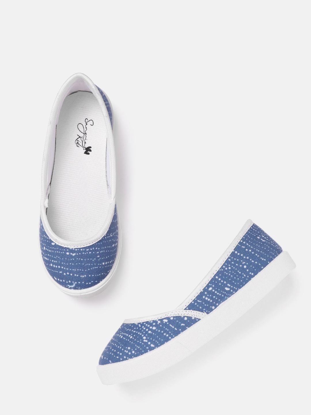 

Sangria Girls Blue & White Printed Ballerinas