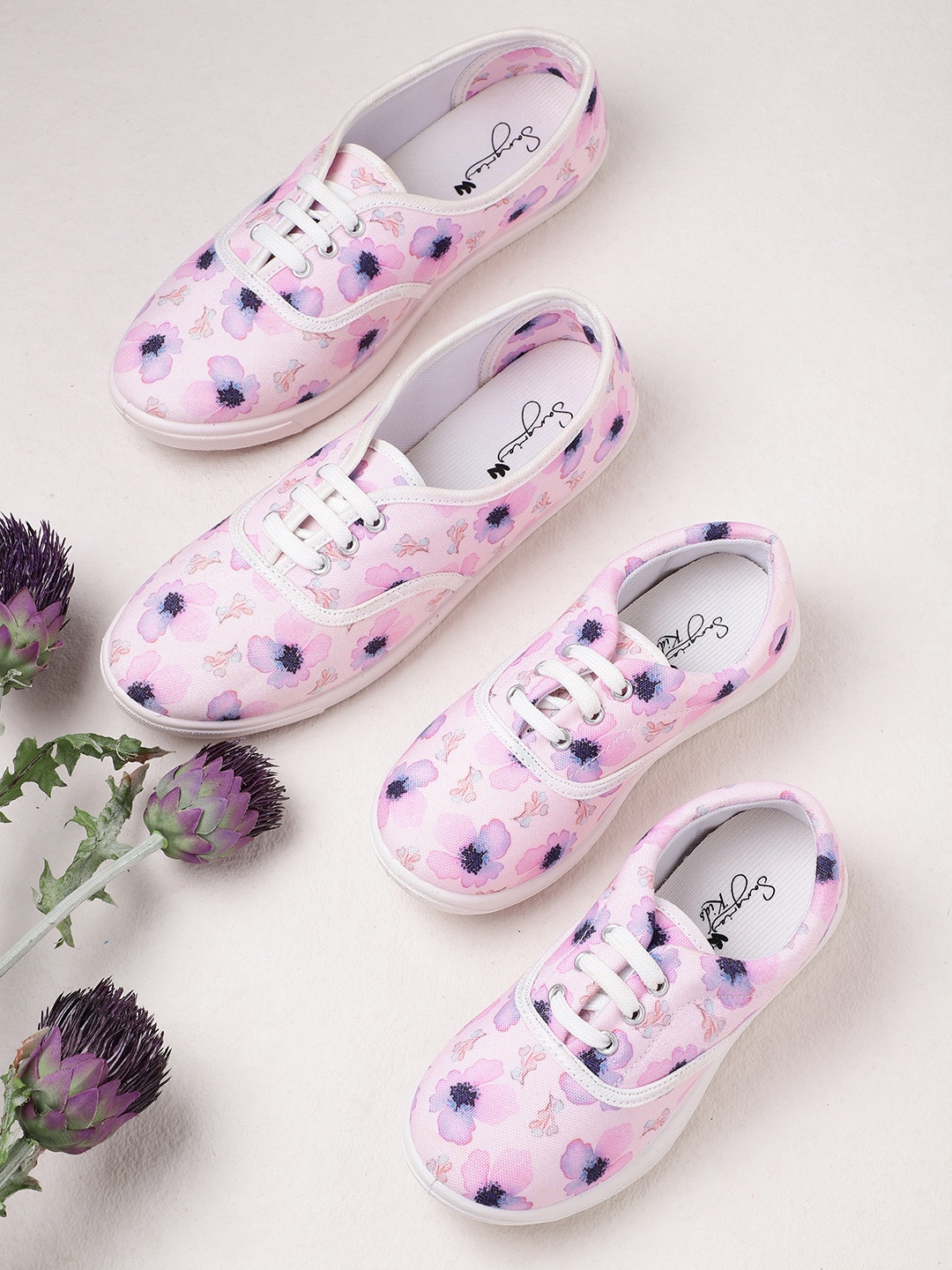 

Sangria Girls Pink & Navy Blue Floral Print Sneakers
