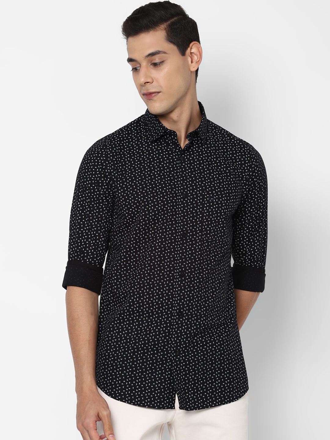 

Allen Solly Men Black & White Slim Fit Printed Cotton Casual Shirt