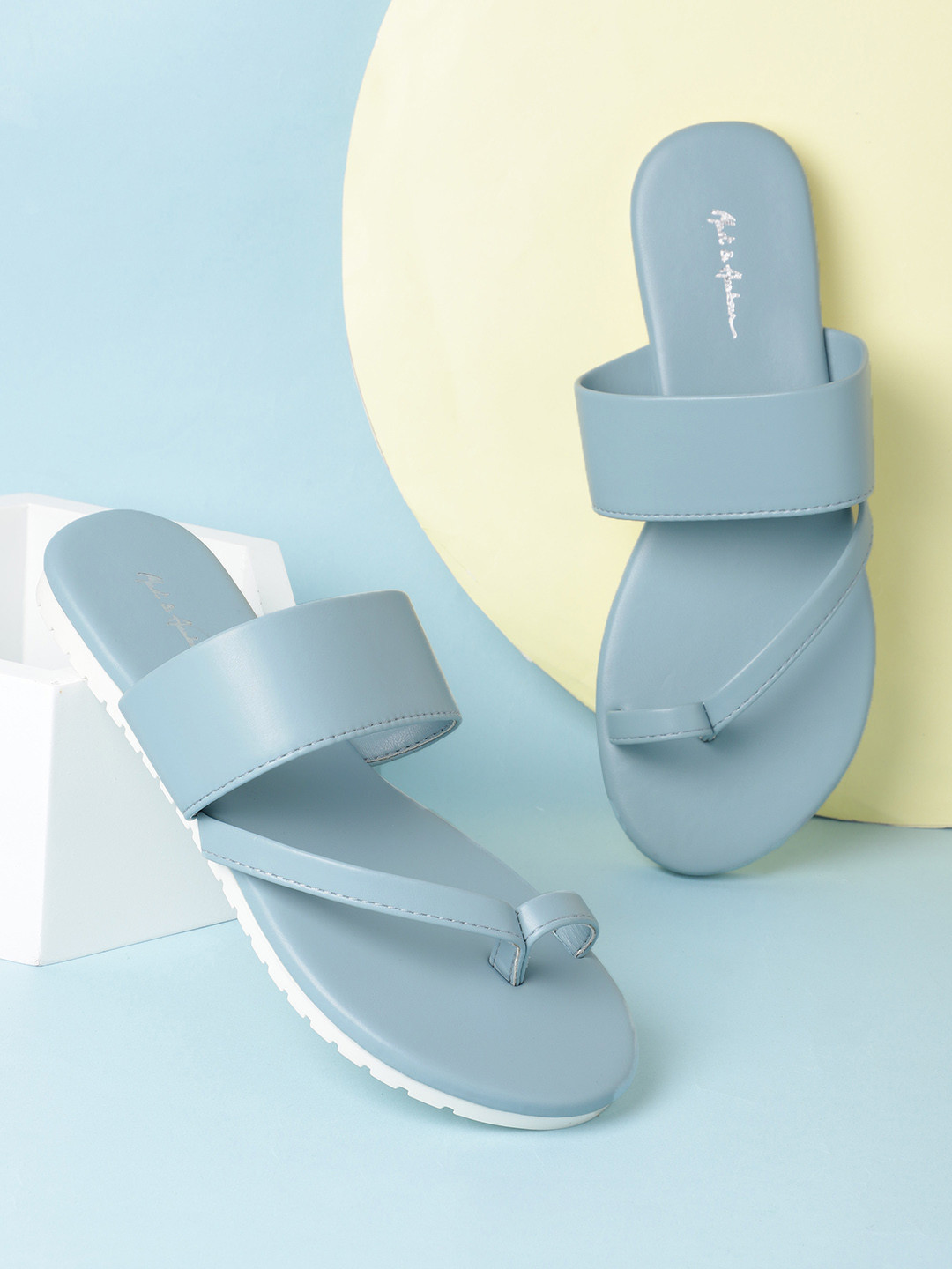 

Mast & Harbour Women Blue Solid One Toe Flats