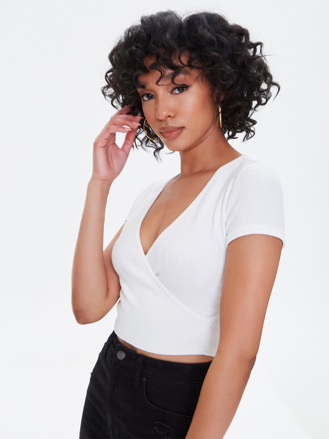 

FOREVER 21 Women White Solid Wrap Crop Top