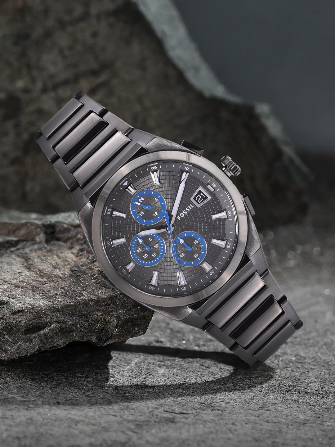 

Fossil Men Grey Dial & Gunmetal Toned Straps Everett Analogue Chronograph Watch FS5830