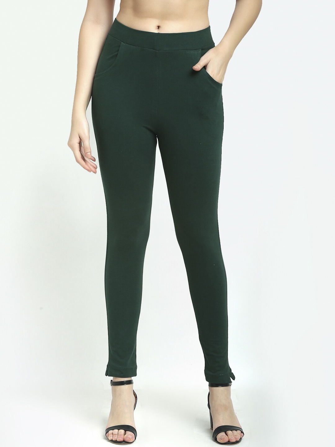 

TAG 7 Women Green Solid Ankle-Length Leggings