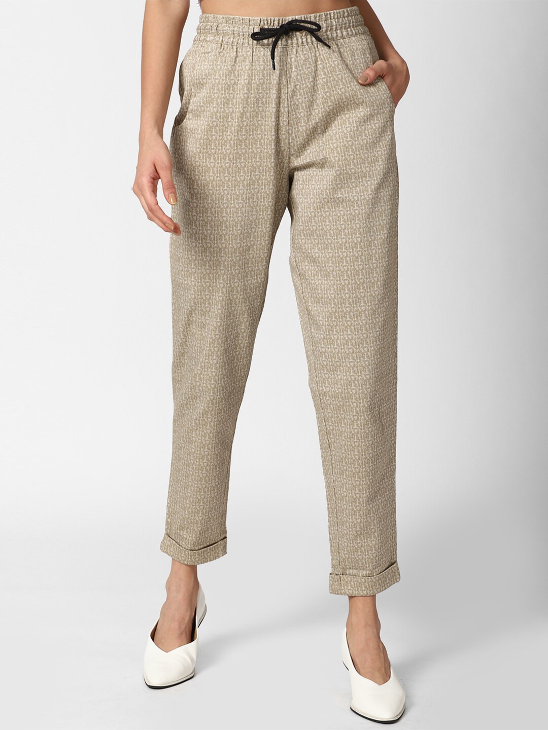 

FOREVER 21 Women Khaki Textured Cropped Trousers