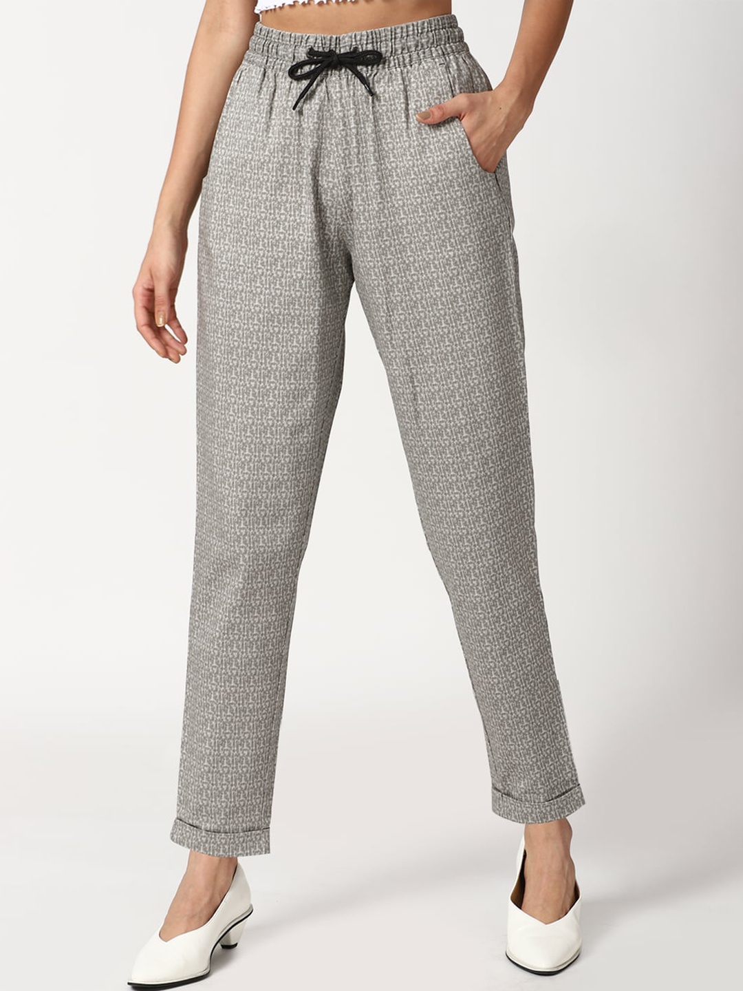 

FOREVER 21 Women Grey Textured Cropped Trousers