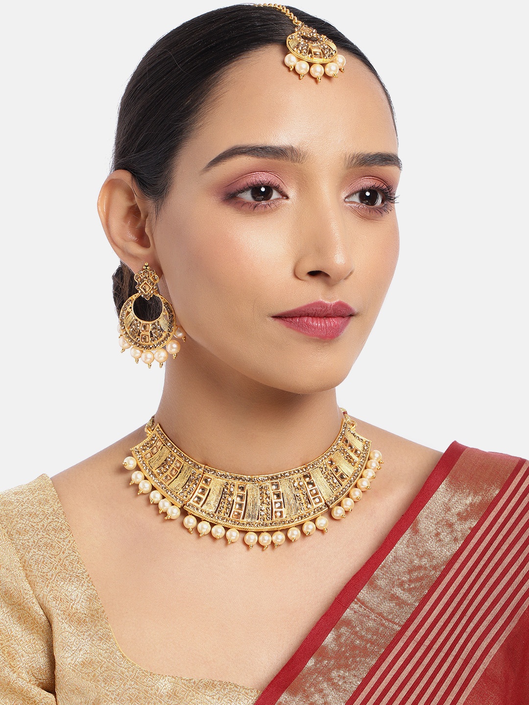 

ASMITTA JEWELLERY Women Gold-Toned & White Kundan Pearl Studded Necklace Set