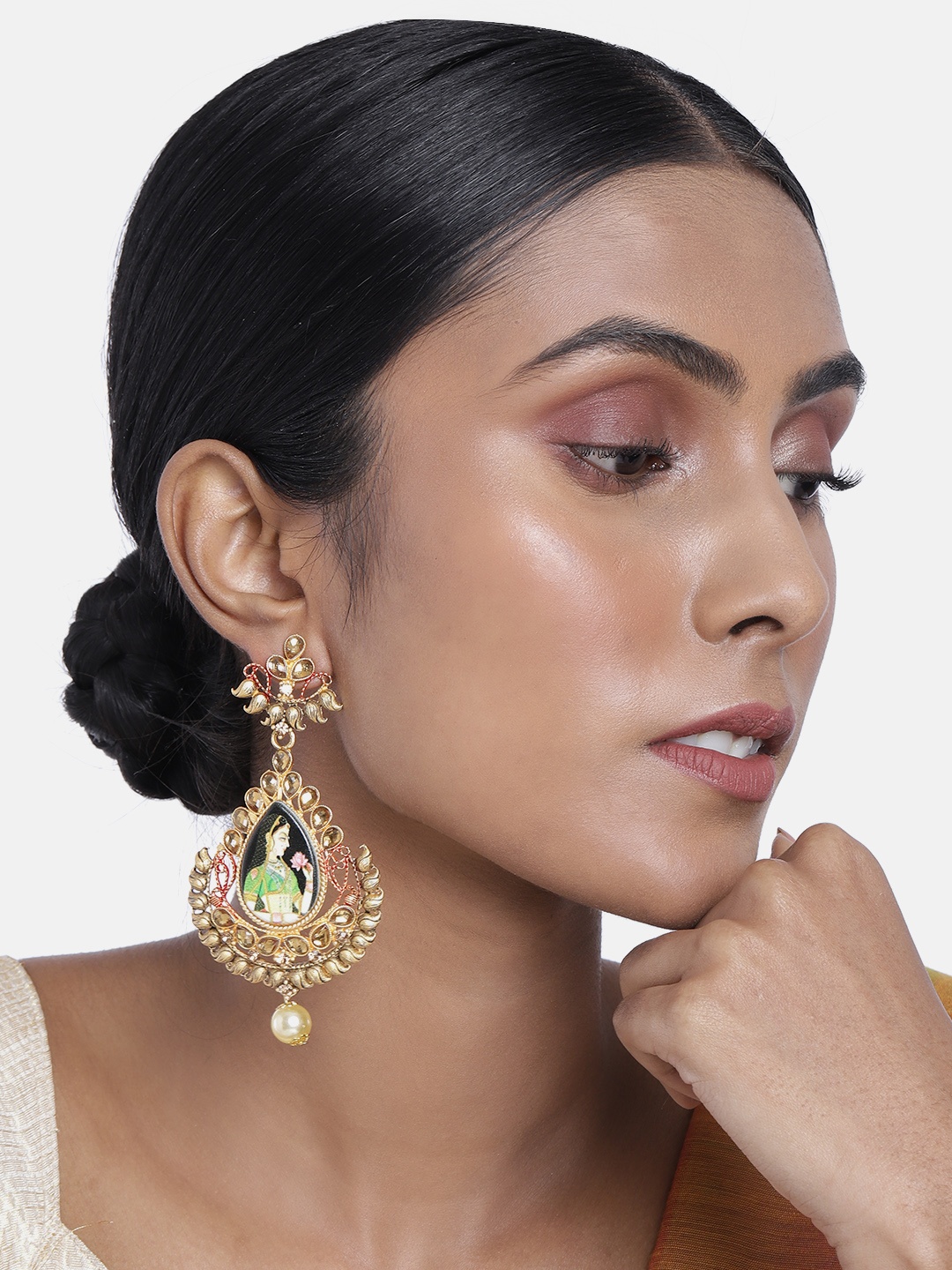 

ASMITTA JEWELLERY Gold-Toned & Green Teardrop Shaped Drop Earrings