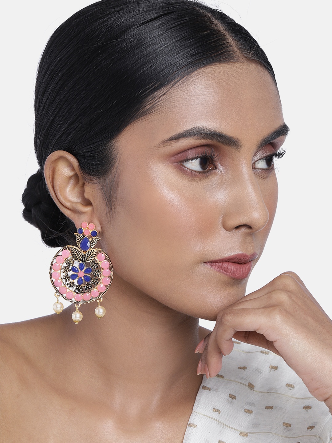 

ASMITTA JEWELLERY Gold-Toned & Pink Circular Studs Earrings