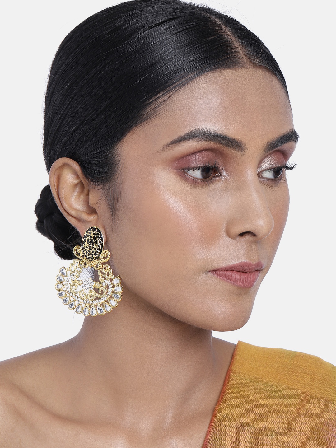 

ASMITTA JEWELLERY Gold-Toned & White Teardrop Shaped Studs Earrings