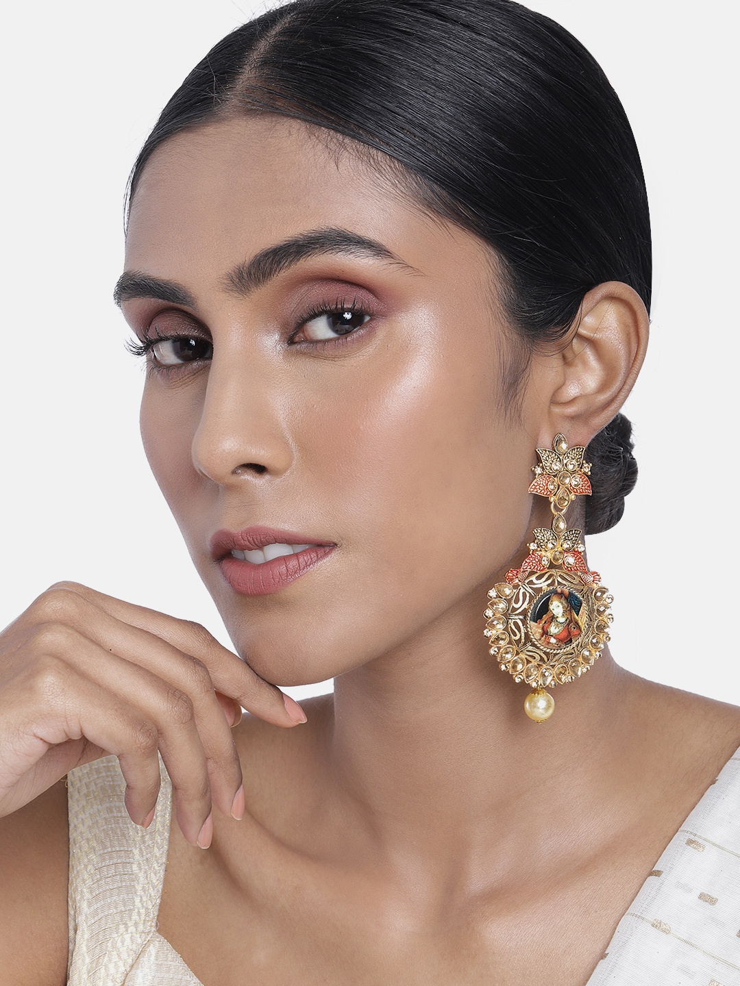 

ASMITTA JEWELLERY Gold-Toned & White Teardrop Shaped Drop Earrings