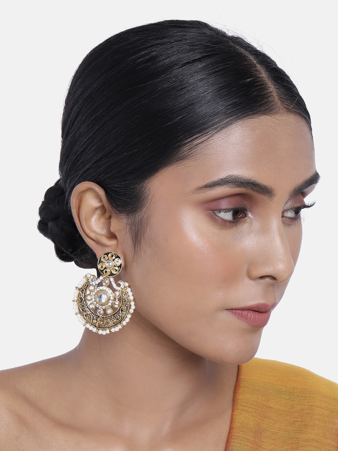 

ASMITTA JEWELLERY Gold-Toned & White Teardrop Shaped Drop Earrings