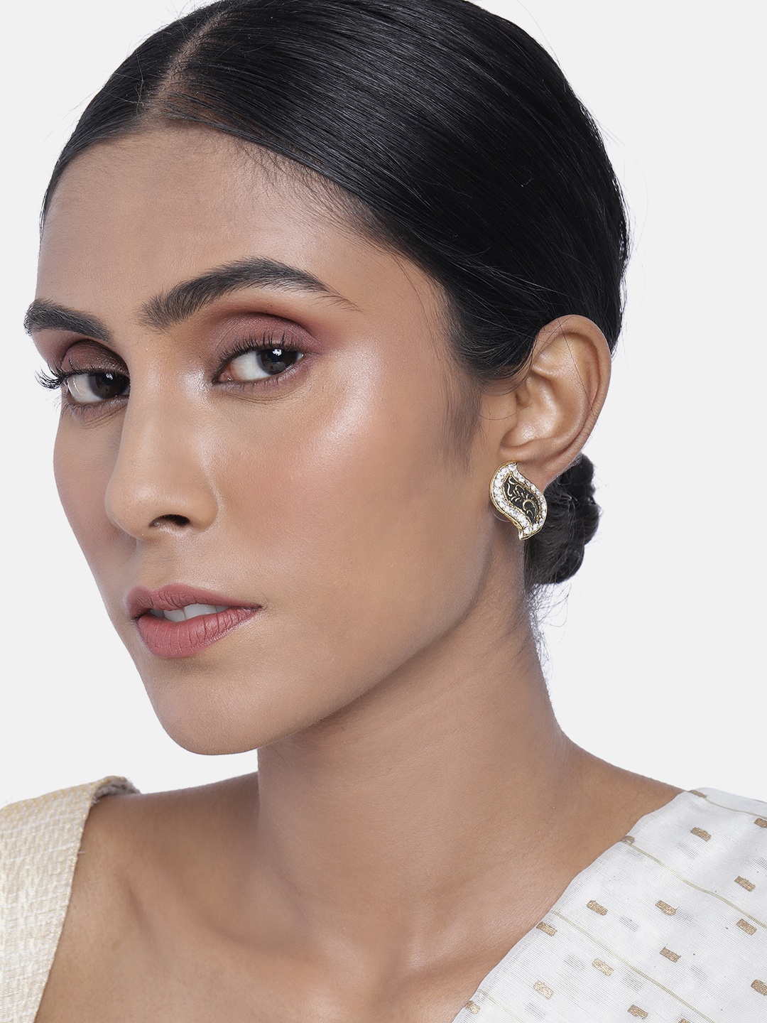 

ASMITTA JEWELLERY Gold-Toned & White Contemporary Studs Earrings