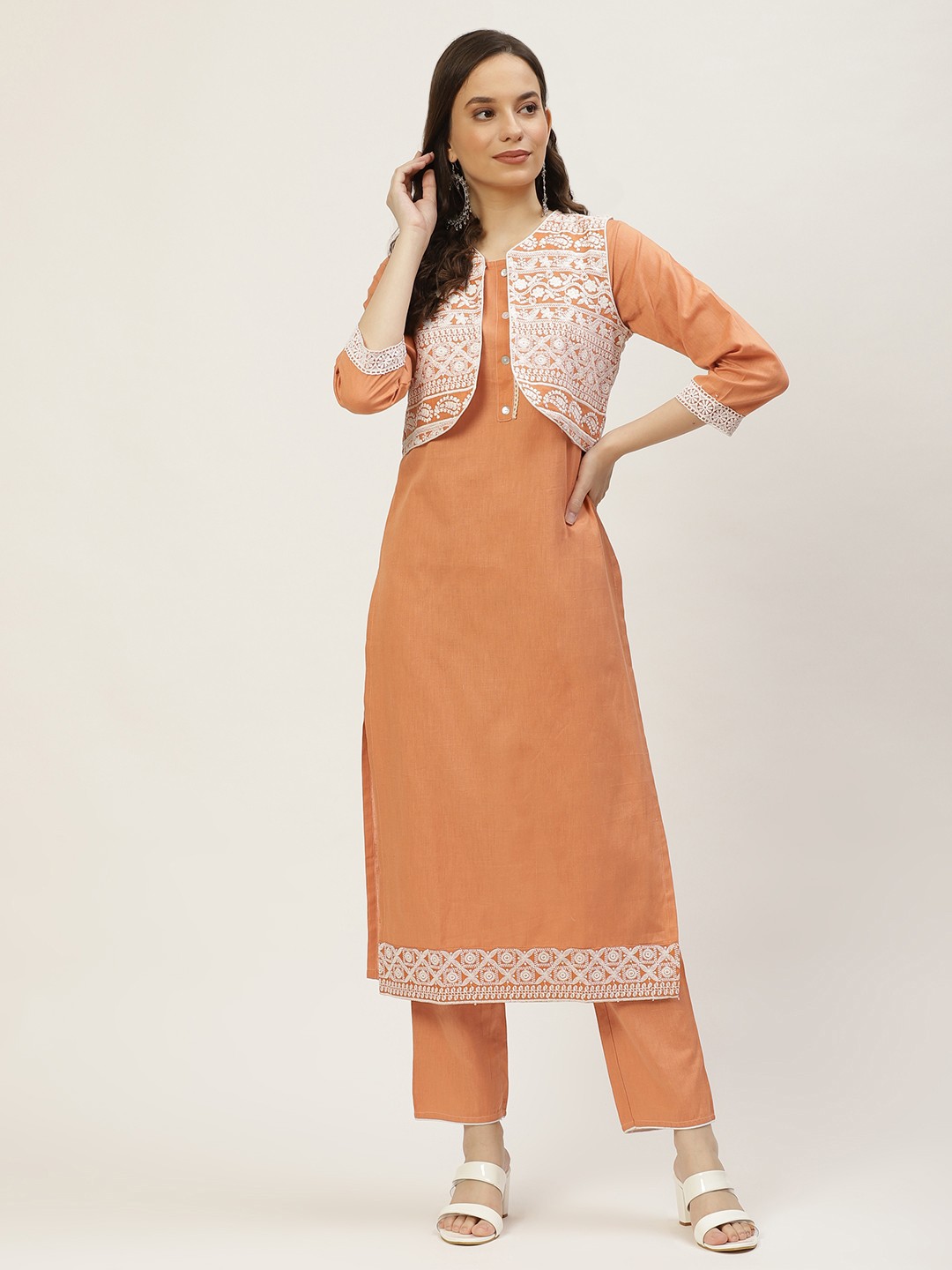 

VAABA Women Peach-Coloured Solid Regular Kurta with Trousers & Jacket