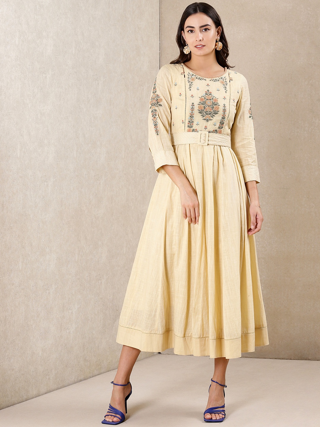 

Ritu Kumar Women Cream-Coloured & Grey Ethnic Embroidered Cotton Maxi Dress with Belt