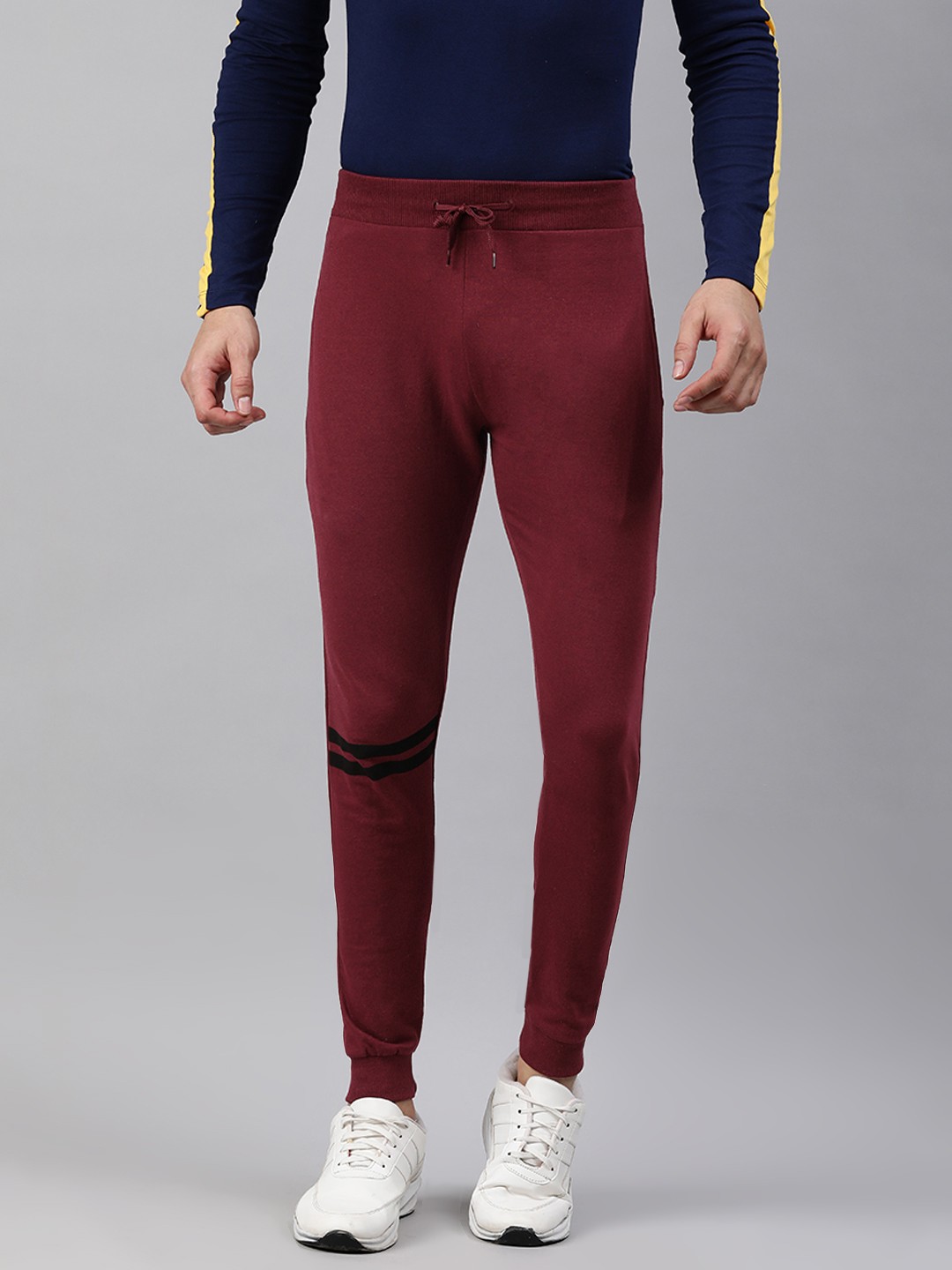 

Urbano Fashion Men Maroon Solid Slim Fit Joggers Trackpants