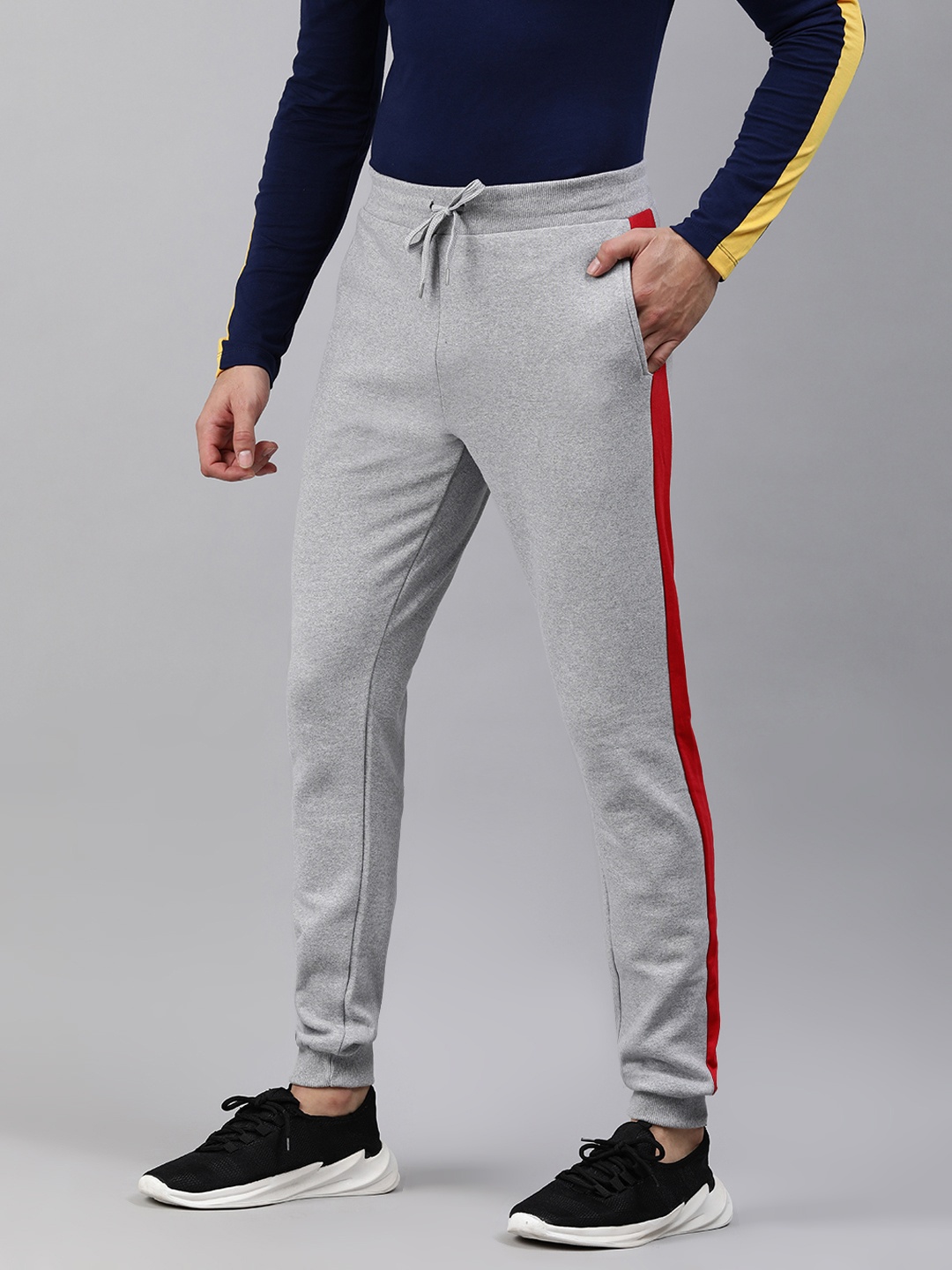 

Urbano Fashion Men Grey Solid Slim Fit Trackpants