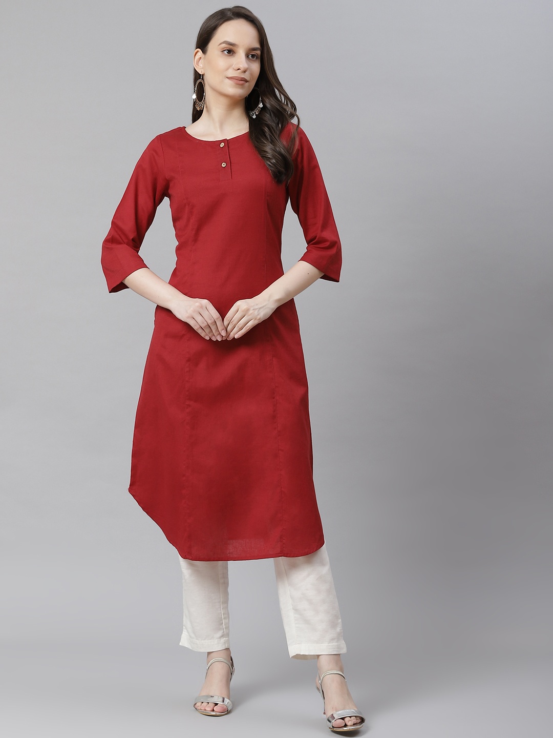 

Ayaany Women Red Solid Cotton Kurta