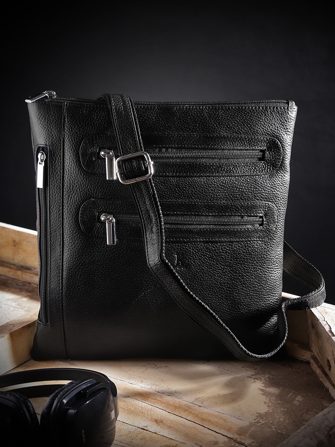 

K London Unisex Black Textured Messenger Bag