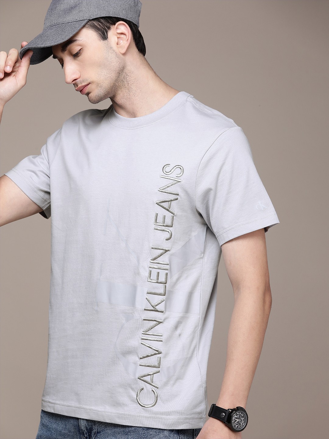

Calvin Klein Jeans Men Grey Brand Logo Embroidered Pure Cotton T-shirt