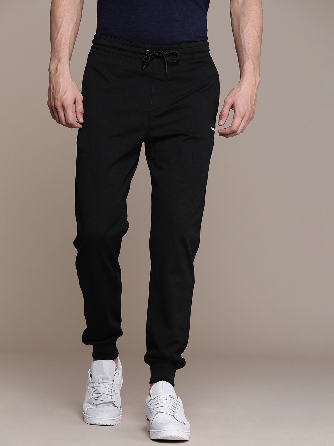 

Calvin Klein Jeans Men Black Logo Printed Joggers