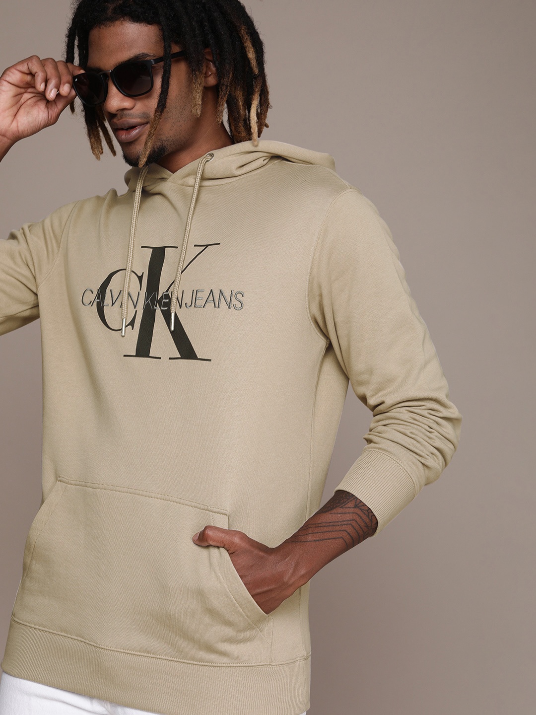 

Calvin Klein Jeans Men Beige Logo Printed Hooded Organic Cotton Sweatshirt