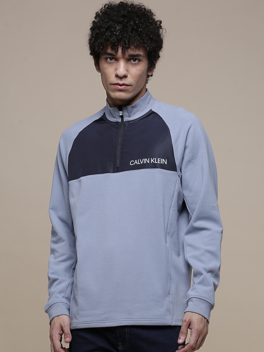 

Calvin Klein Jeans Men Grey Colourblocked Sweatshirt