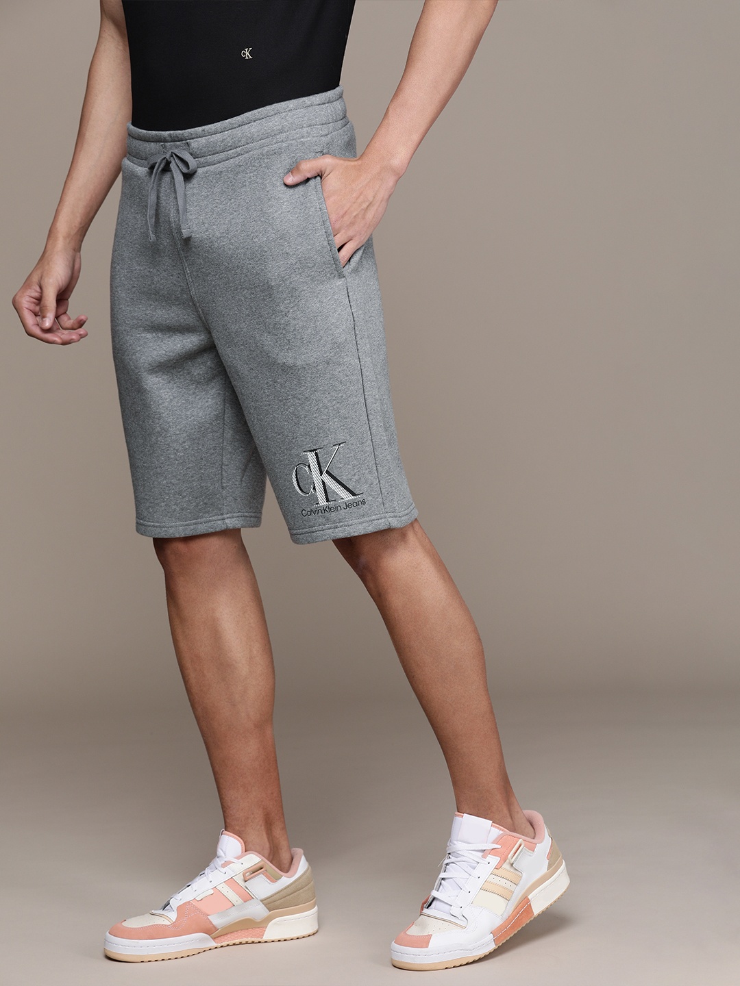 

Calvin Klein Jeans Men Grey Melange Printed Regular Shorts