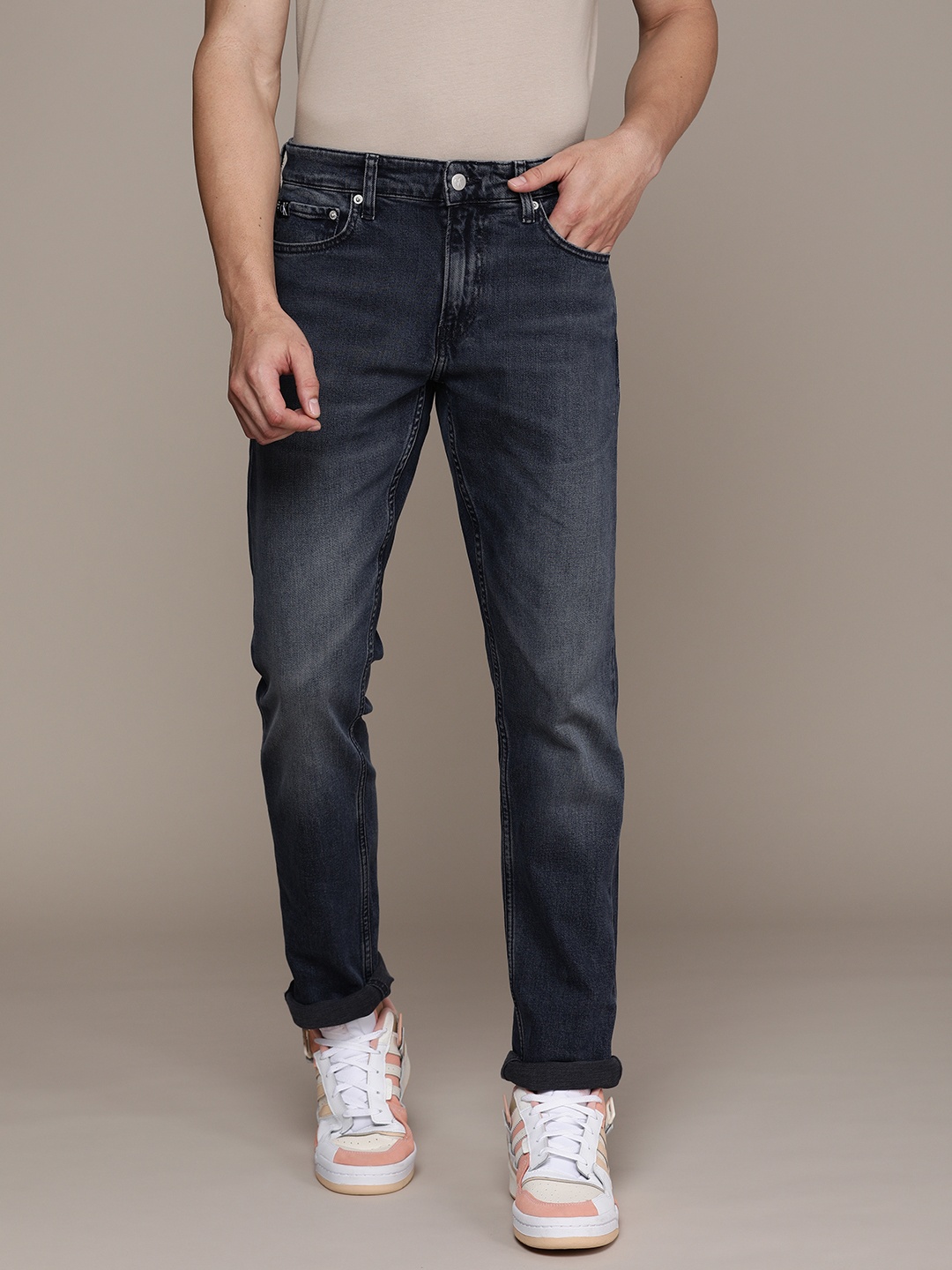

Calvin Klein Jeans Men Blue Slim Fit Light Fade Stretchable Jeans