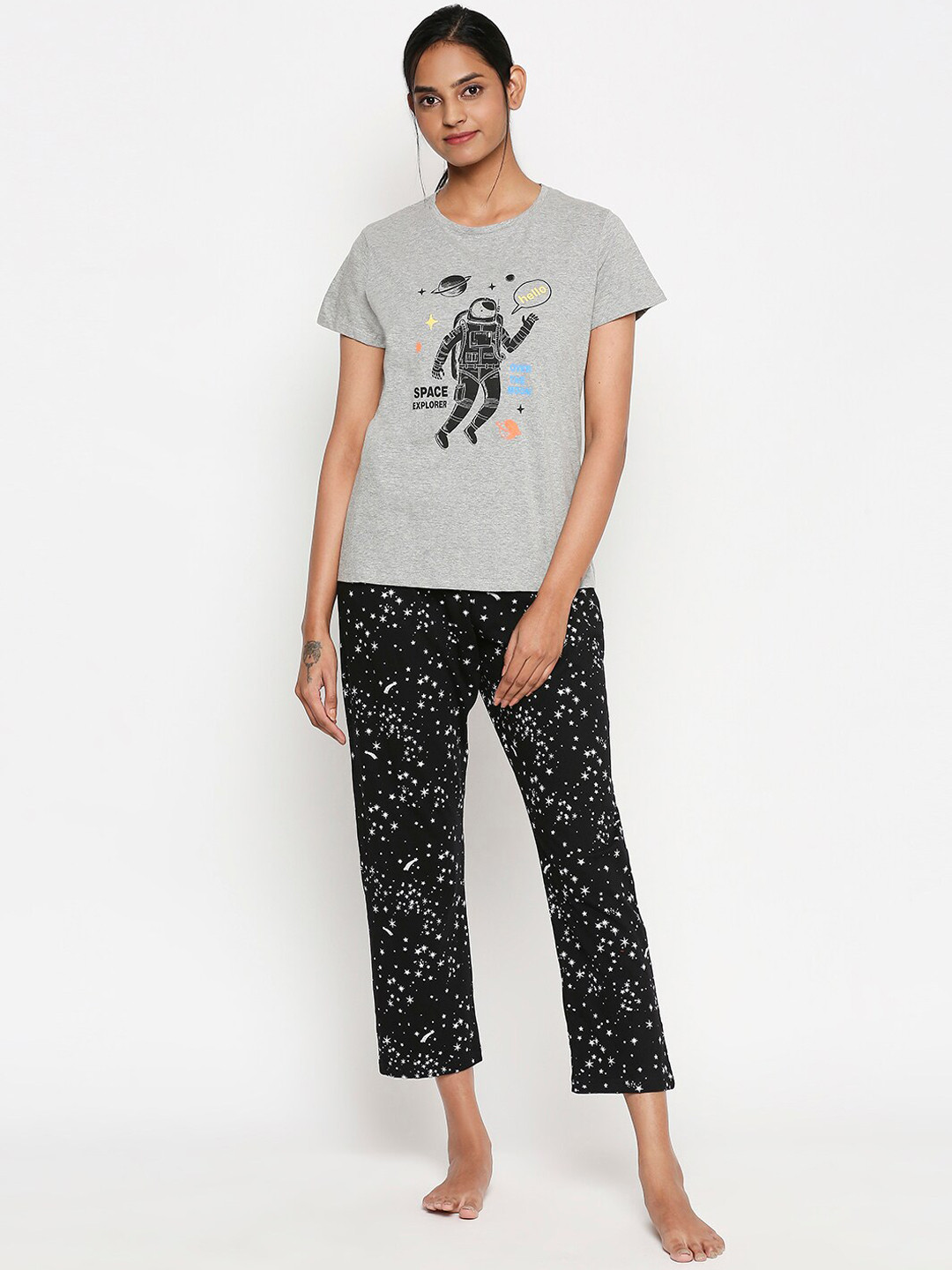 

People Women Pure Cotton Grey & Black Printed T-Shirt & Pyjamas Night suit