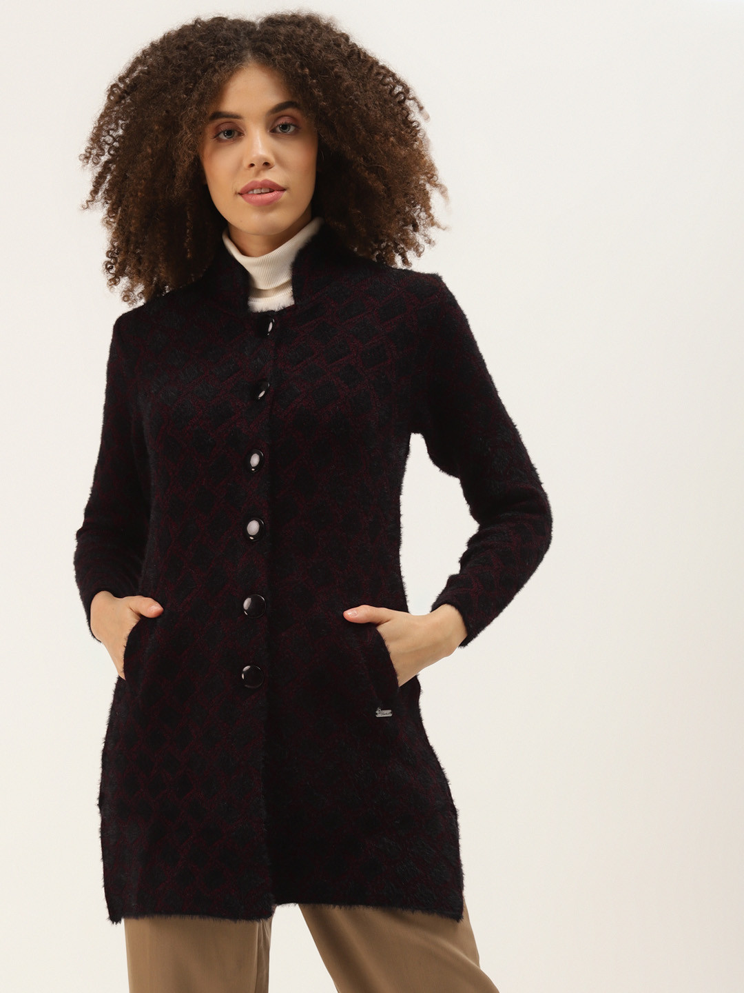 

Duke Women Black & Red Geometric Print Longline Cardigan with Fuzzy Detail