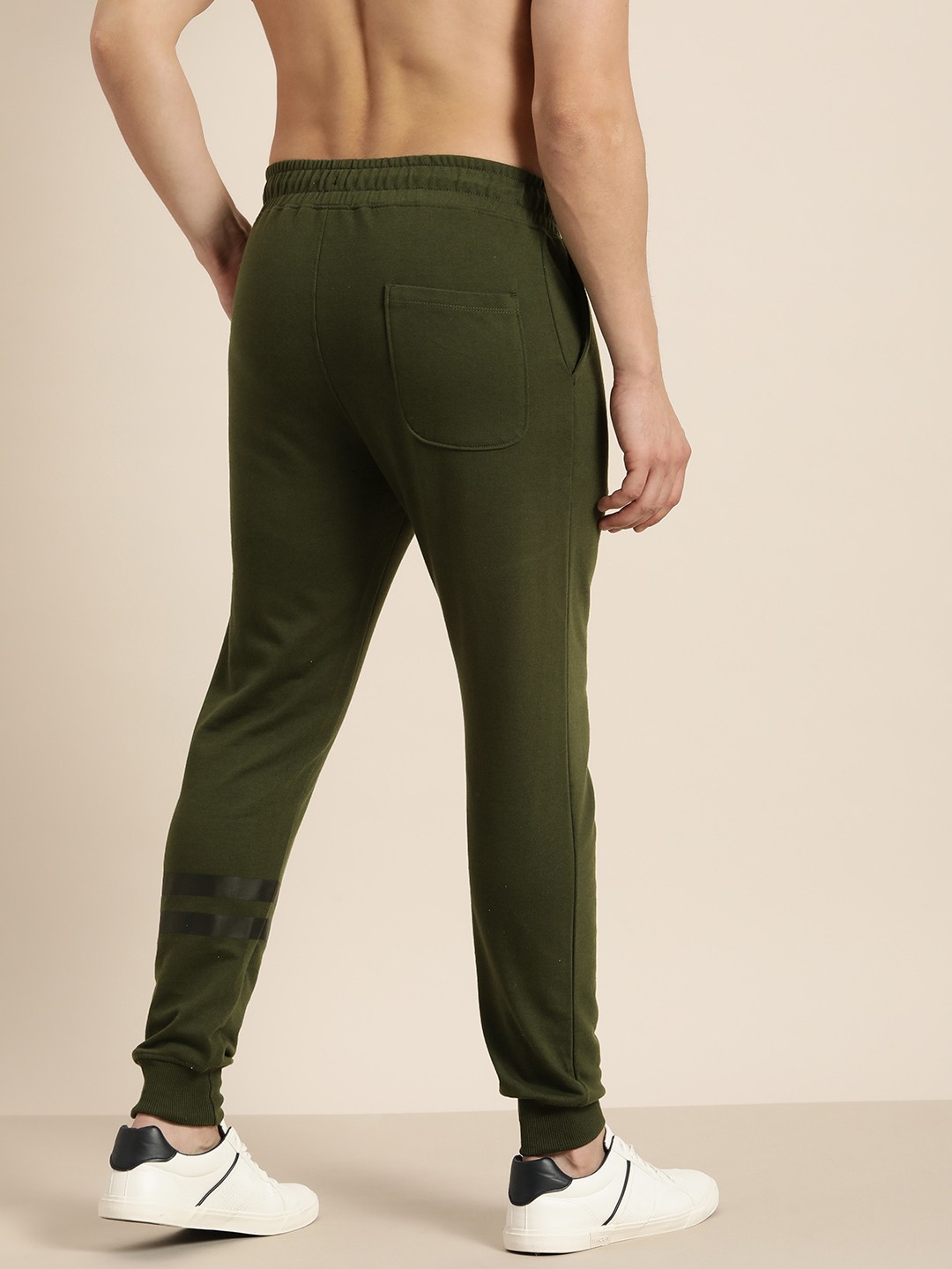 

Invictus Indoor Men Olive Green Solid Joggers