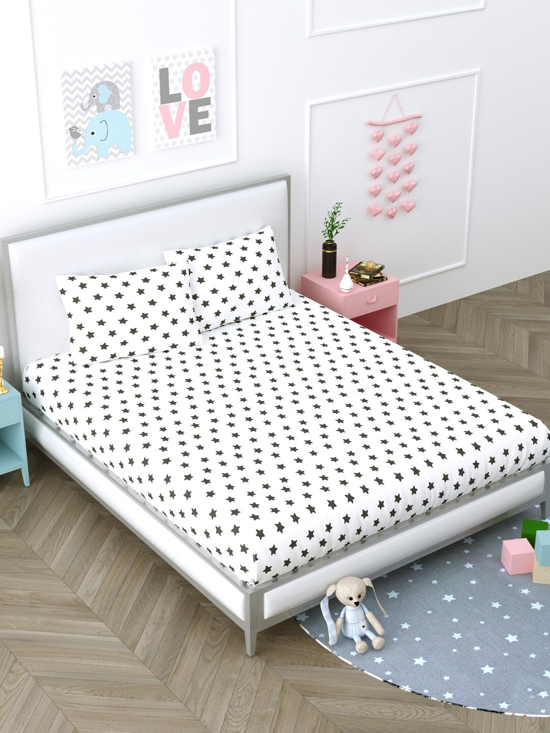 

LIVING ROOTS White & Black Graphic 180 TC Cotton King Bedsheet with 2 Pillow Covers