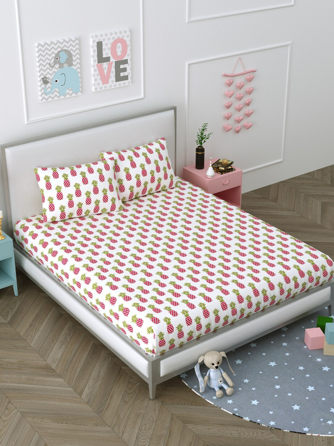 

LIVING ROOTS White & Pink 180 TC Cotton King Bedsheet with 2 Pillow Covers